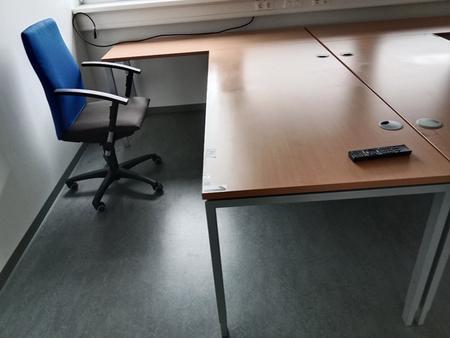 L-förmige Schreibtisch-Kombination 260 x 80-160 cm L-förmige Schreibtisch-Kombination 260 x 80-160 cm