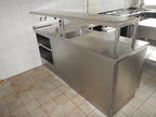 Wärmeschrank mit Bainmarie und Aufsatzpult, winkelförmig ausgeführt ca. 210 x 150 x 70 cm in Edelstahl Wärmeschrank mit Bainmarie und Aufsatzpult, winkelförmig ausgeführt ca. 210 x 150 x 70 cm in Edelstahl