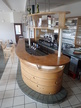 Komplette Bar-Verbau-Insel ca. L 440 x B 170/B 280 x H 220 cm mit integrierter Beleuchtung ohne Kühlpulte mit Wandregal ohne Gläser Komplette Bar-Verbau-Insel ca. L 440 x B 170/B 280 x H 220 cm mit integrierter Beleuchtung ohne Kühlpulte mit Wandregal ohne Gläser