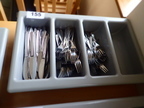 Bestecklade mit 40 Messer, 40 Gabeln, 30 Dessertgabeln Bestecklade mit 40 Messer, 40 Gabeln, 30 Dessertgabeln