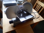 Wurstaufschnittmaschine Typ 22 GL, BJ 06/2014, Sägeblattdurchmesser ca. 200 mm Wurstaufschnittmaschine Typ 22 GL, BJ 06/2014, Sägeblattdurchmesser ca. 200 mm